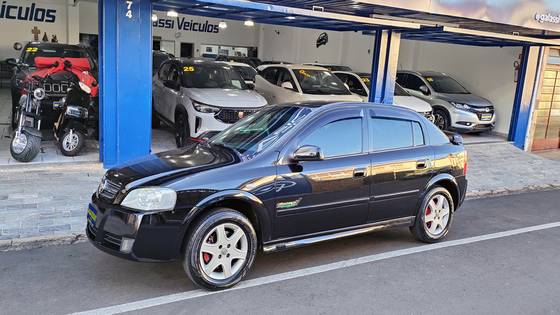 CHEVROLET ASTRA 2.0 MPFI ADVANTAGE 8V FLEX 4P MANUAL CHEVROLET ASTRA 2.0 MPFI ADVANTAGE 8V FLEX 4P MANUAL